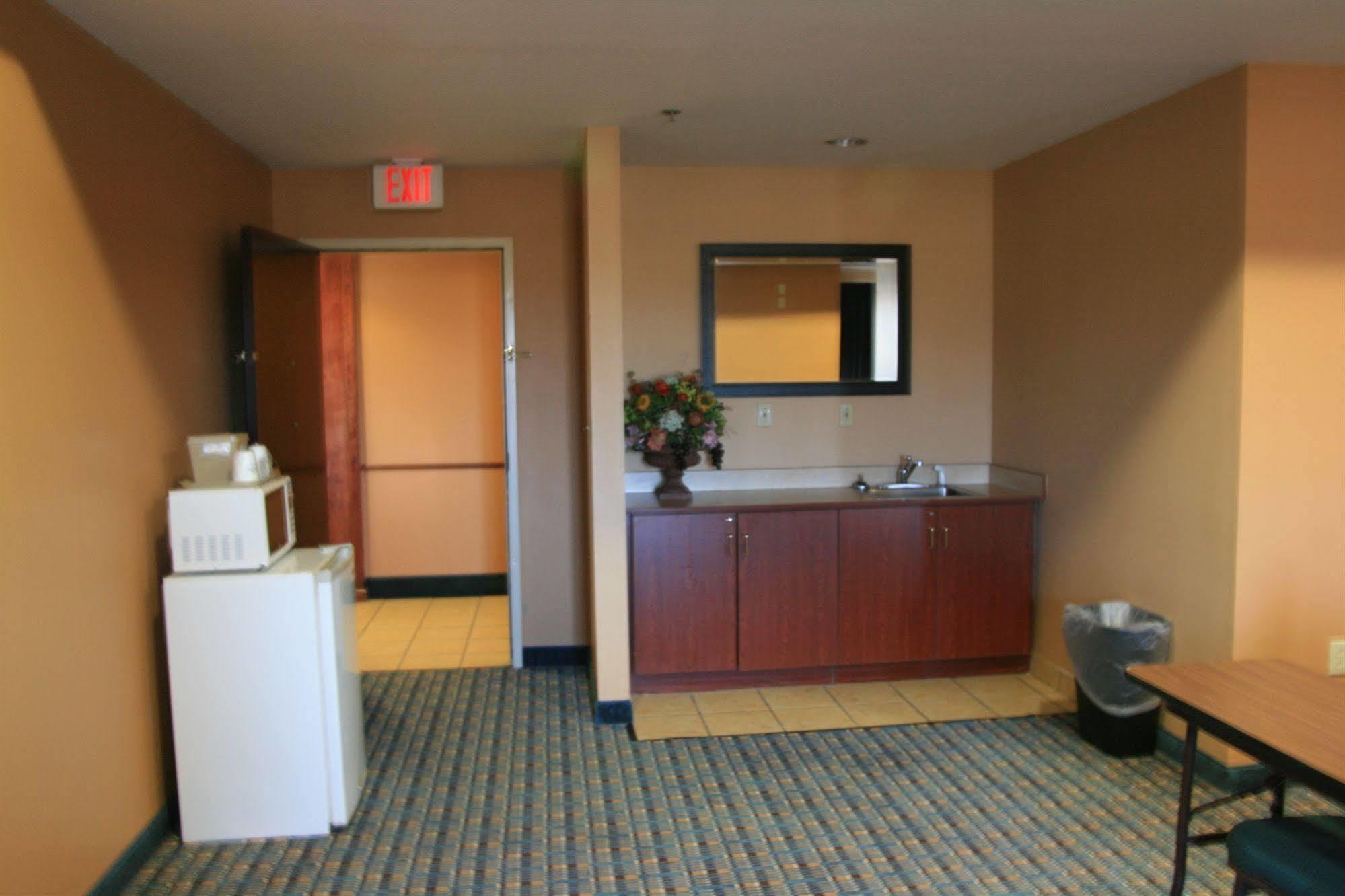 Microtel Inn & Suites By Wyndham Starkville Exteriör bild